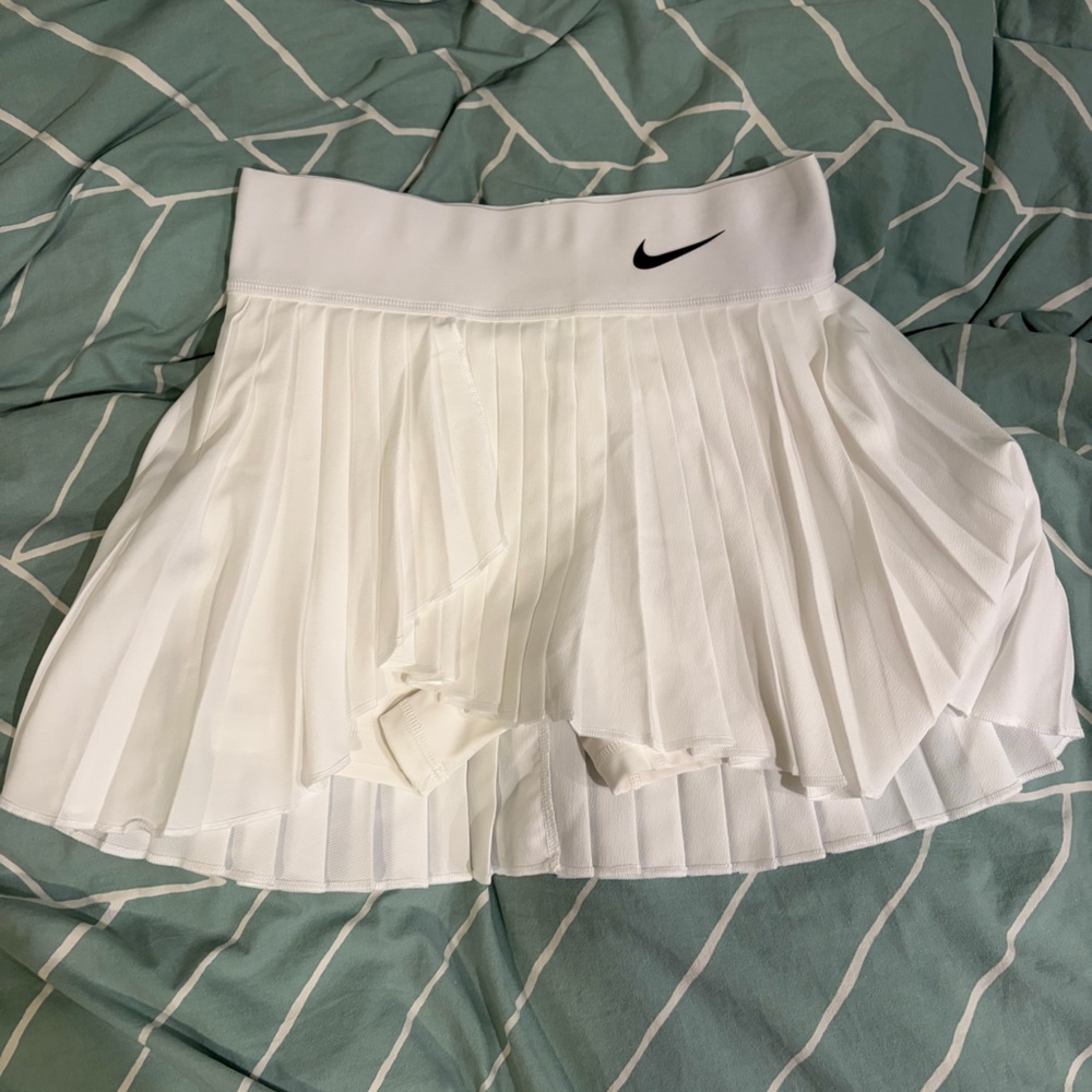 Nike White Pleated Tennis Skirt size XS nwt